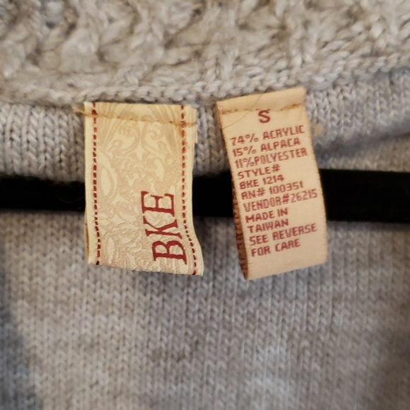 Sweater - Picture 3 of 3